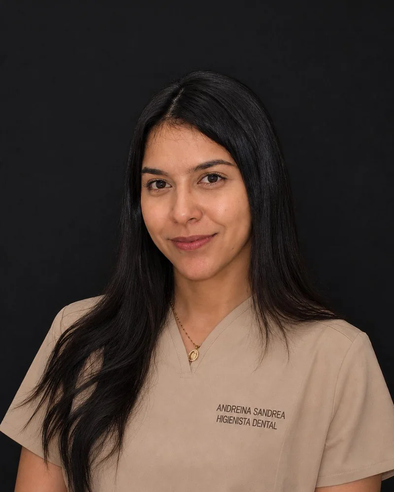 Andreína Sandrea, higienista dental de la Clínica Dental Dra. Elena Andrés
